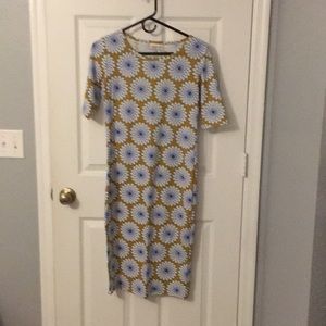 EUC - LuLaRoe Julia